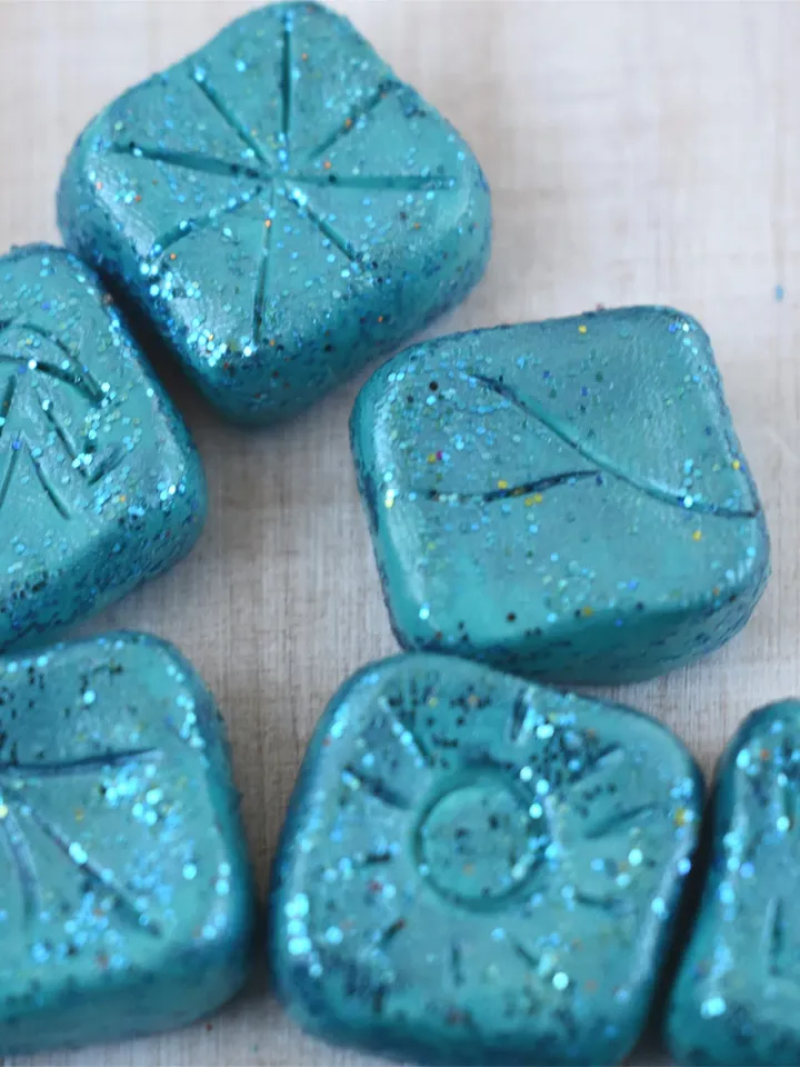 Blue Witch Runes | Witch's Rune Set | Natural Runes | Traditional Witch Rune | Fortunetelling Set | Runic Gift | Divination Set | Red Runes