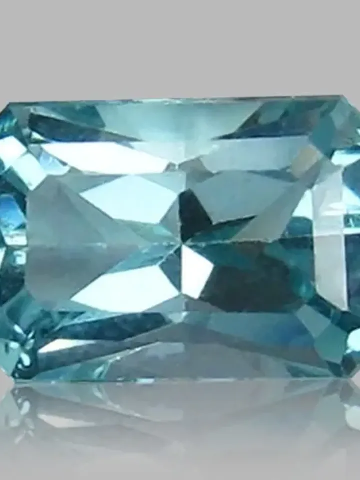 1.81 Ct Wonderful Fire Sparkling 100 % Natural Blue Green Apatite Gemstone