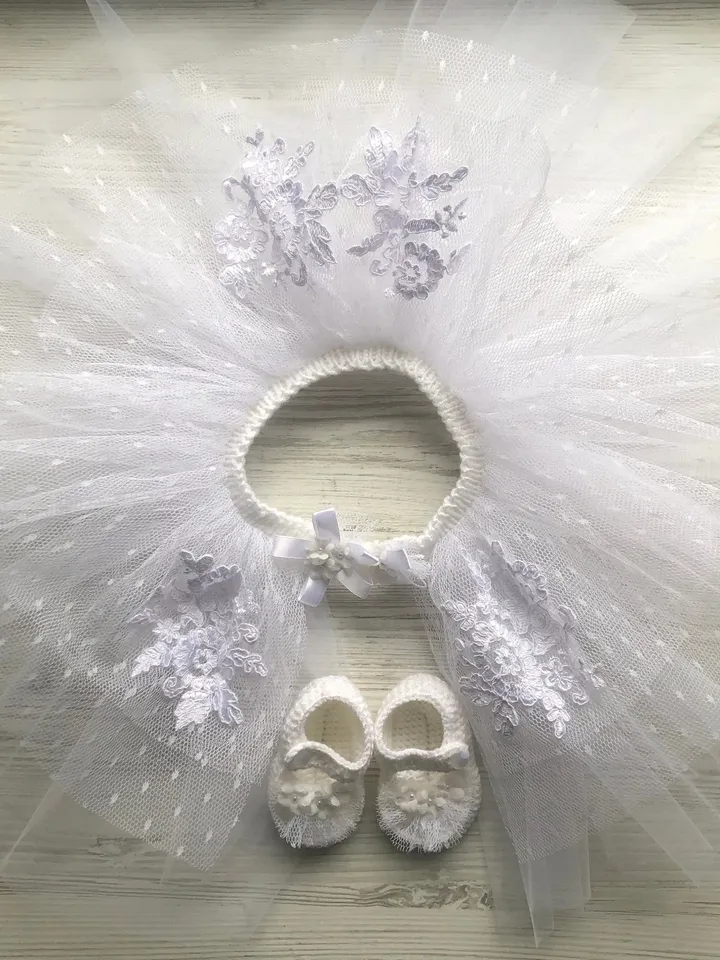 White clothing set for baby girl. Romper with 3d flowers and pearls, tutu with lace, hat and booties. Baptism outfit. Christening gown.