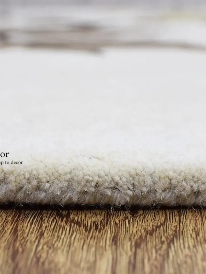 Ayka Flora HandMade Tufted 100% Fine wool Trending carpets and rugs for Living Room and for kids room / Flower Collection Rug / Christmas