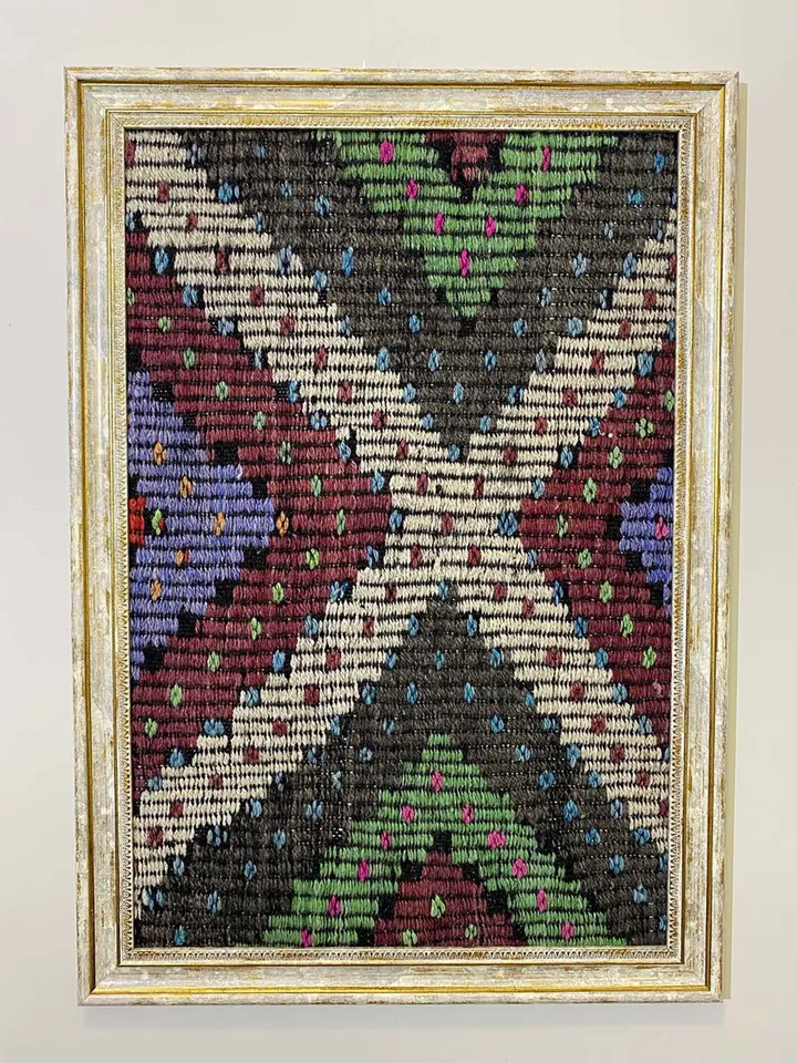 Elegant Vintage Wall Kilim Art - Hand-Woven Woolen Masterpiece for Home Decor - 50x70 cm