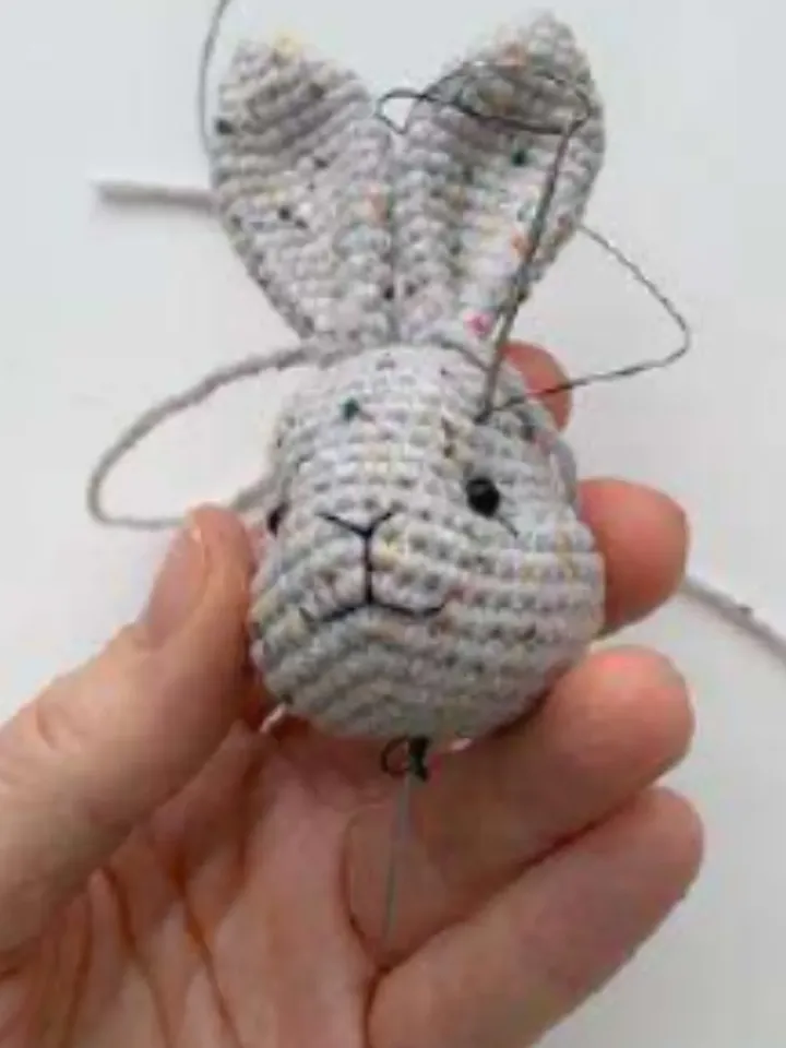 Rabbit in a dress. easter gift.pdf