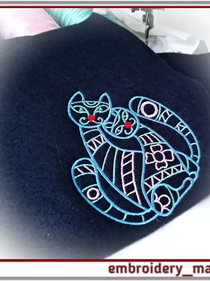 Embroidery design Outline of a cats with body filling pattern Cats 8