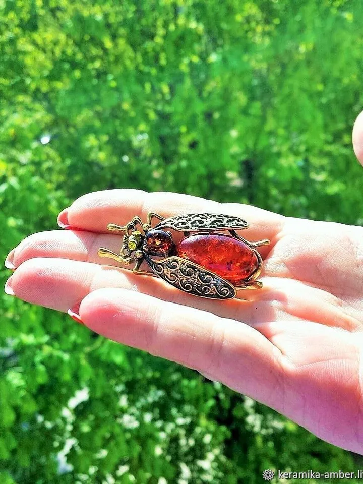Beetle Insect Brooch Pin with Baltic Amber Jewelry Antique Gold Brass Vintage Style Classic Cute Beetle Perfect Gift for Girlfriend Daughter Woman Lovers Nature idea gift