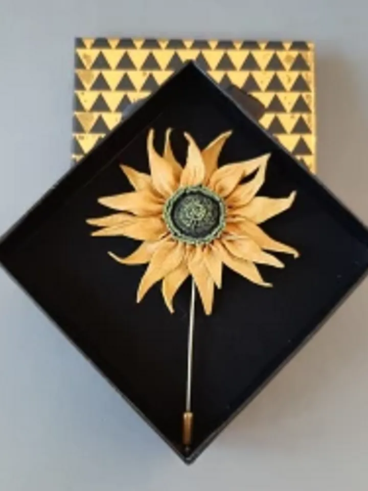 Sunflower men's lapel pin Leather boutonniere for him 3rd anniversary gift, art.8