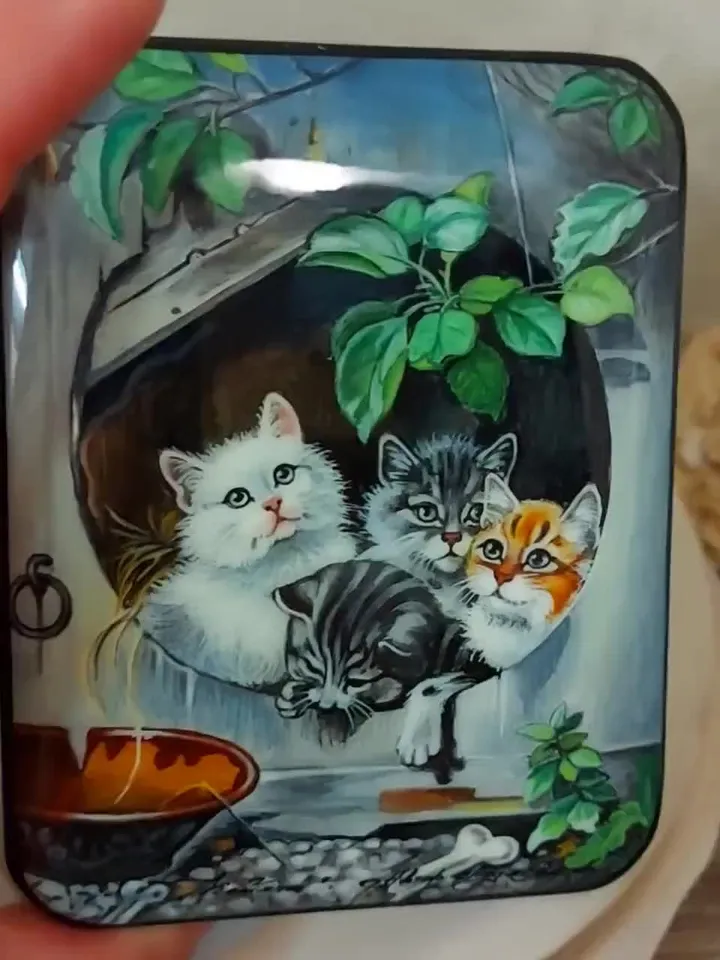 Hand-painted Lacquer box "Kittens" Miniature painting Beautiful work Jewelry box Mother-of-pearl made of Papier-mache Art gift Fedoskino
