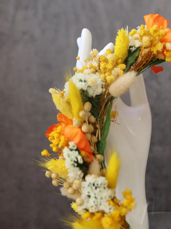 Dried natural flower crown, Rustic Poppy Flower and Herb Headpiece – Ideal for Special Occasions and Daily Wear