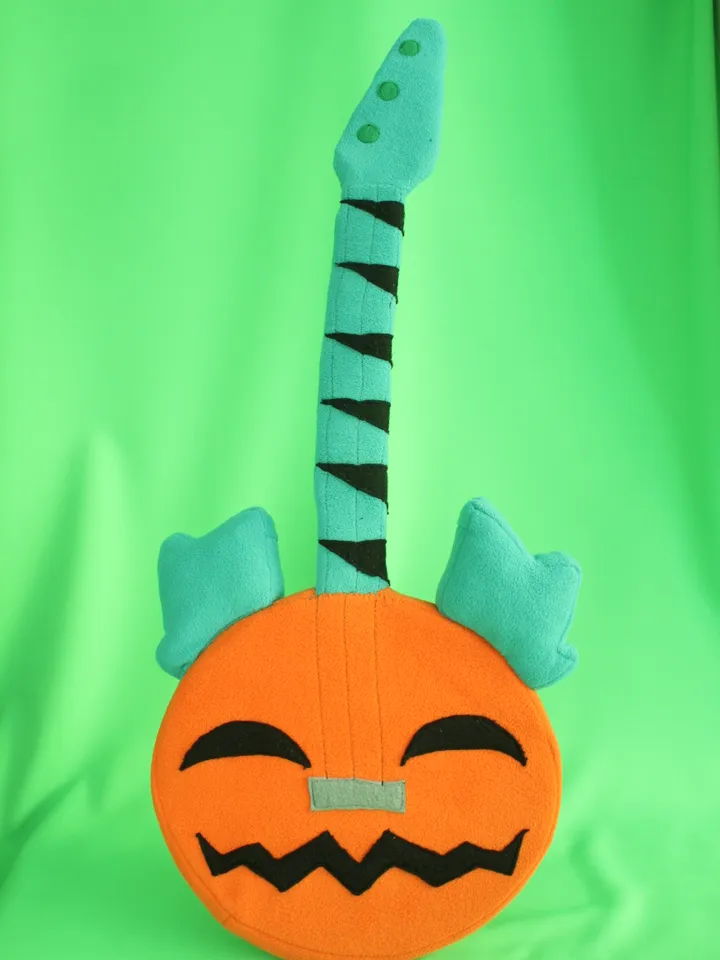Vampirina's pumpkin guitar