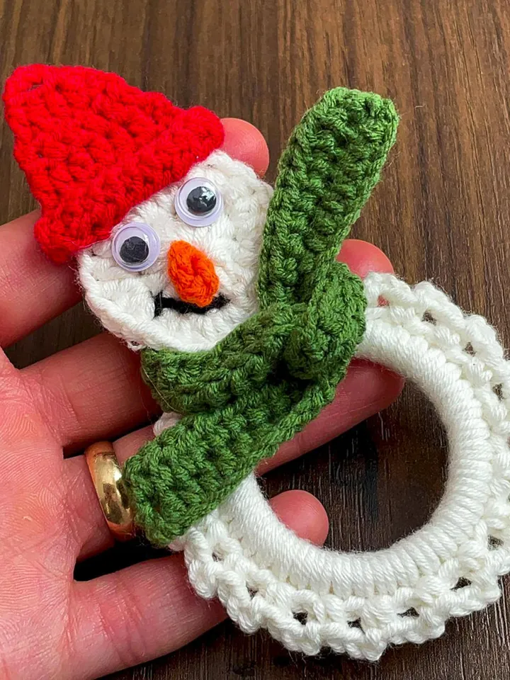 Snowman Wreath Crochet Pattern, Christmas Ornament PDF Tutorial, DIY Holiday Décor, Beginner-Friendly Festive Craft, Handmade Decoration