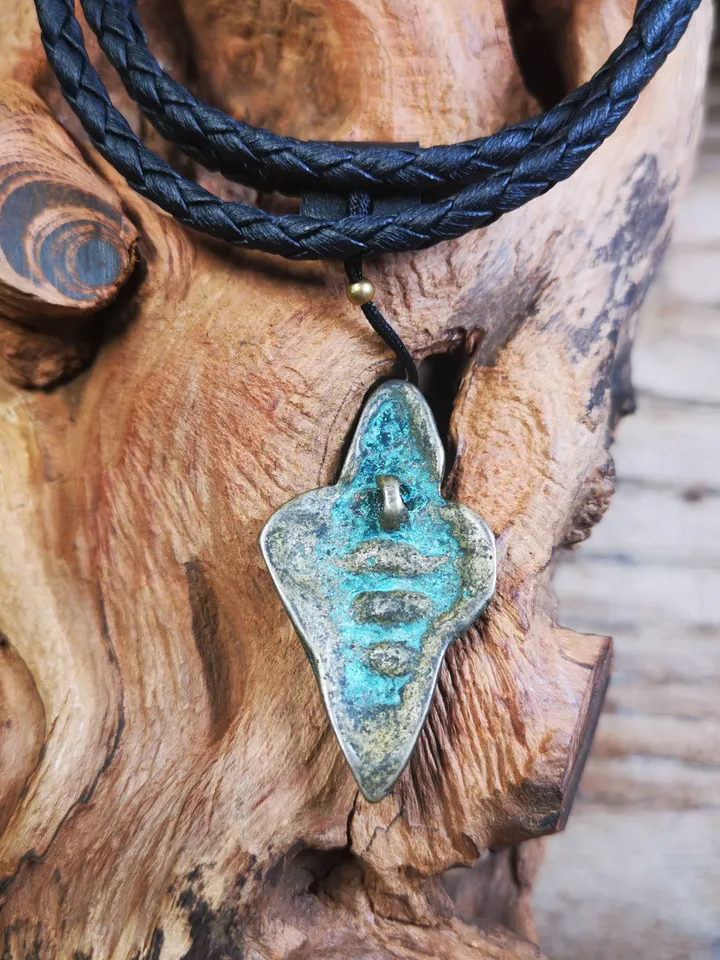 Gandhanra Handmade Shankha(Divine Conch) Badge,Tibetan Buddhist Protective Amulet Pendant,Made of Lima Brass