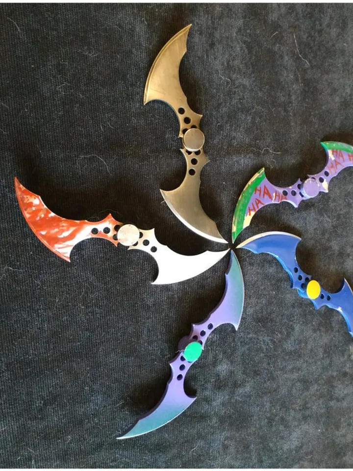 Batman cosplay - Batarang - a set of batarangs - made of plastic - One unit is a