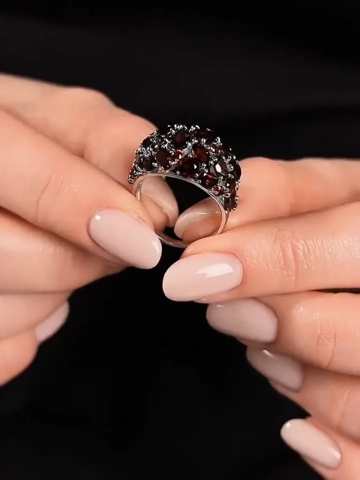 Women's ring, silver 925 with garnet