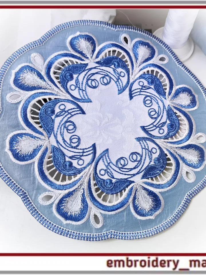 In the hoop Cutwork napkin with flowers Machine Embroidery Designs