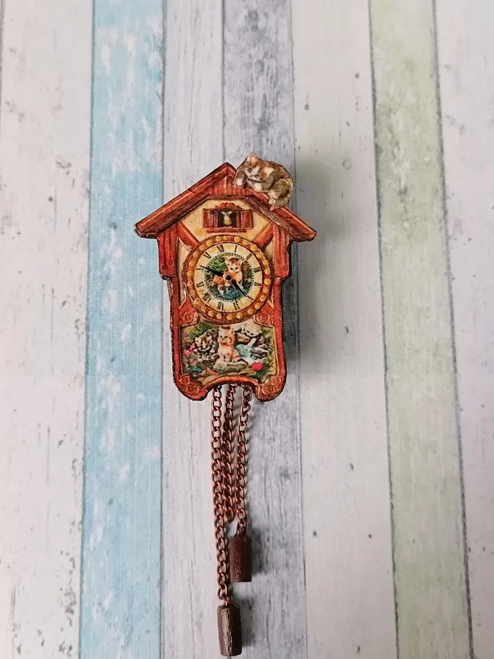 Dollhouse clock. Scale 1:12