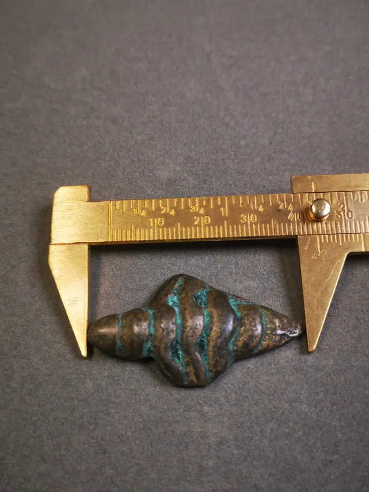Gandhanra Handmade Shankha(Divine Conch) Badge,Tibetan Buddhist Protective Amulet Pendant,Made of Lima Brass