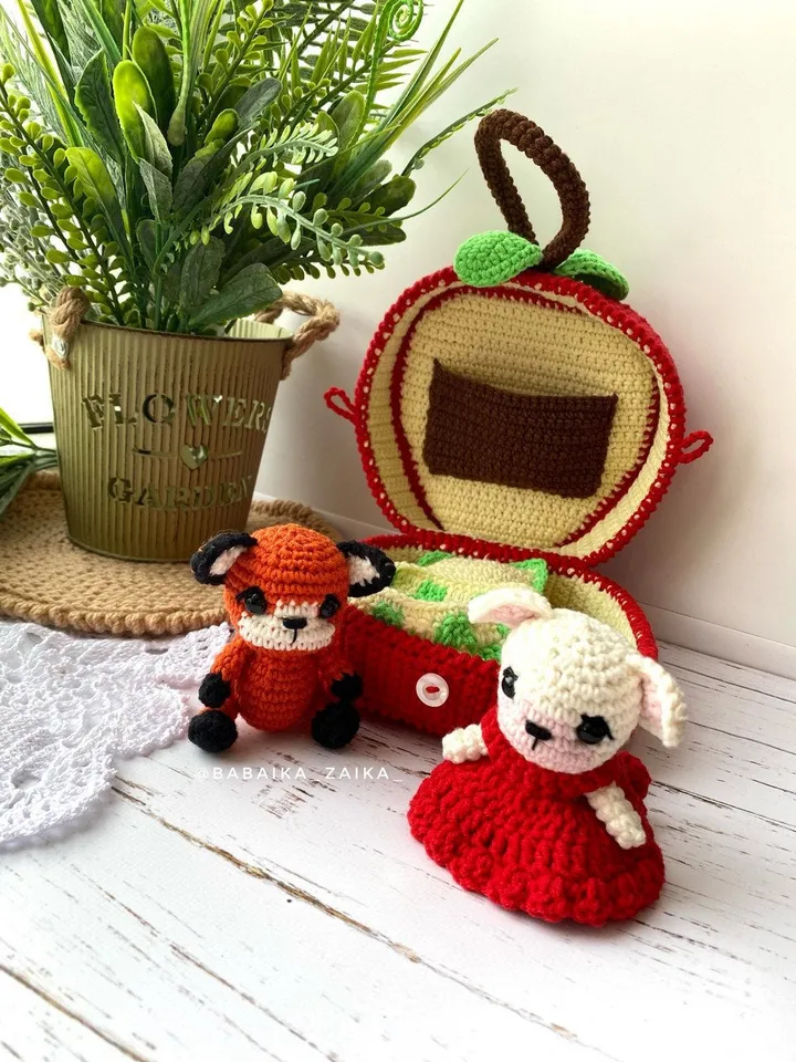 PDF Crochet Pattern Foxes in Apple, Amigurumi baby fox pattern, Crochet Bag, Cute fox, Animal pattern, Amigurumi animal, Crochet animal