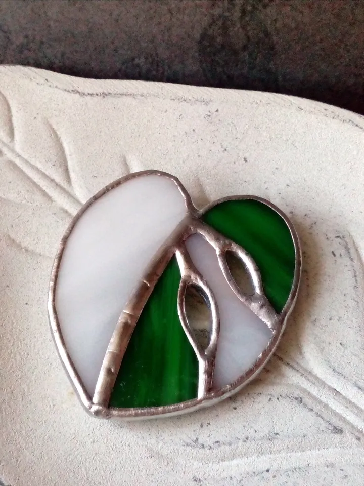Stained glass leaf, tropical leaf decor, monstera pin, leaf brooch, stained glass monstera, monstera brooch