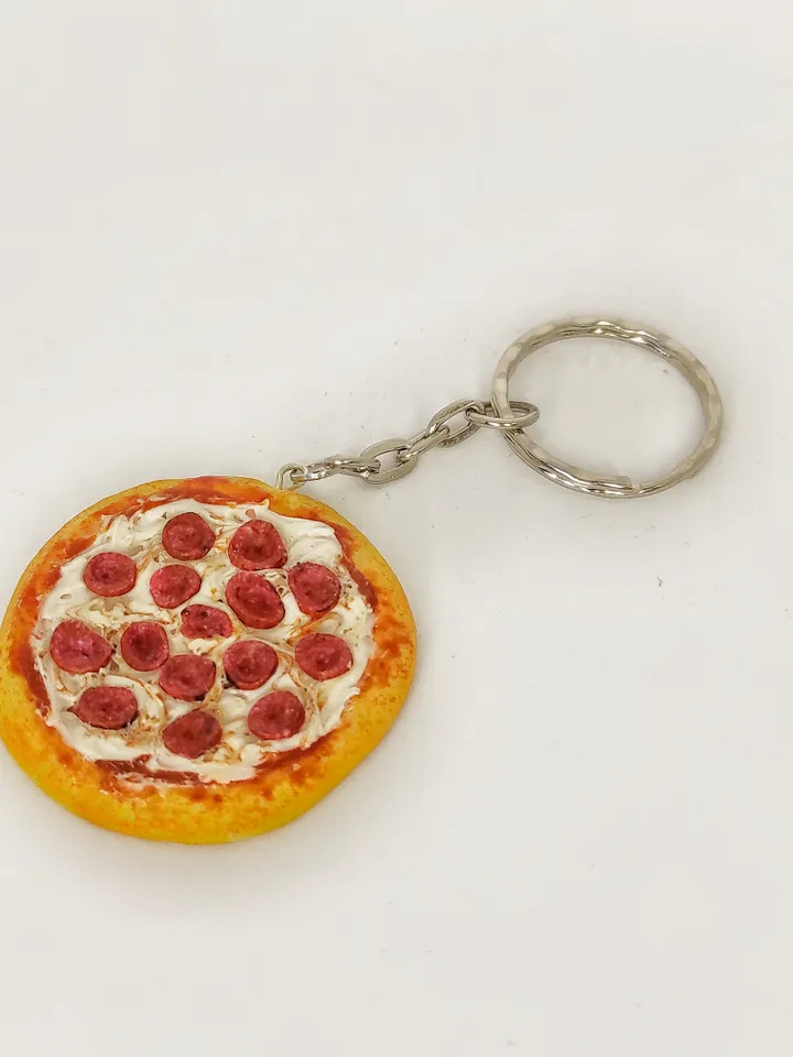 Keychain with decor, pizza accessory, gift for her, gift idea, exclusive keychains with decor, pizzas on a keychain