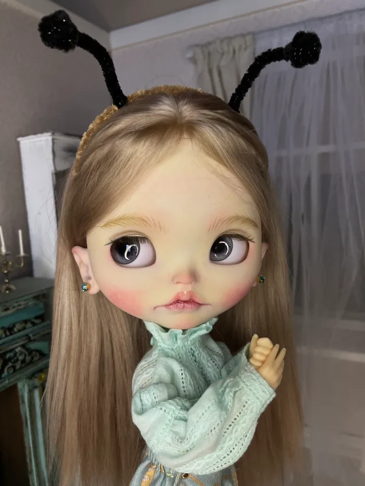 Blythe doll