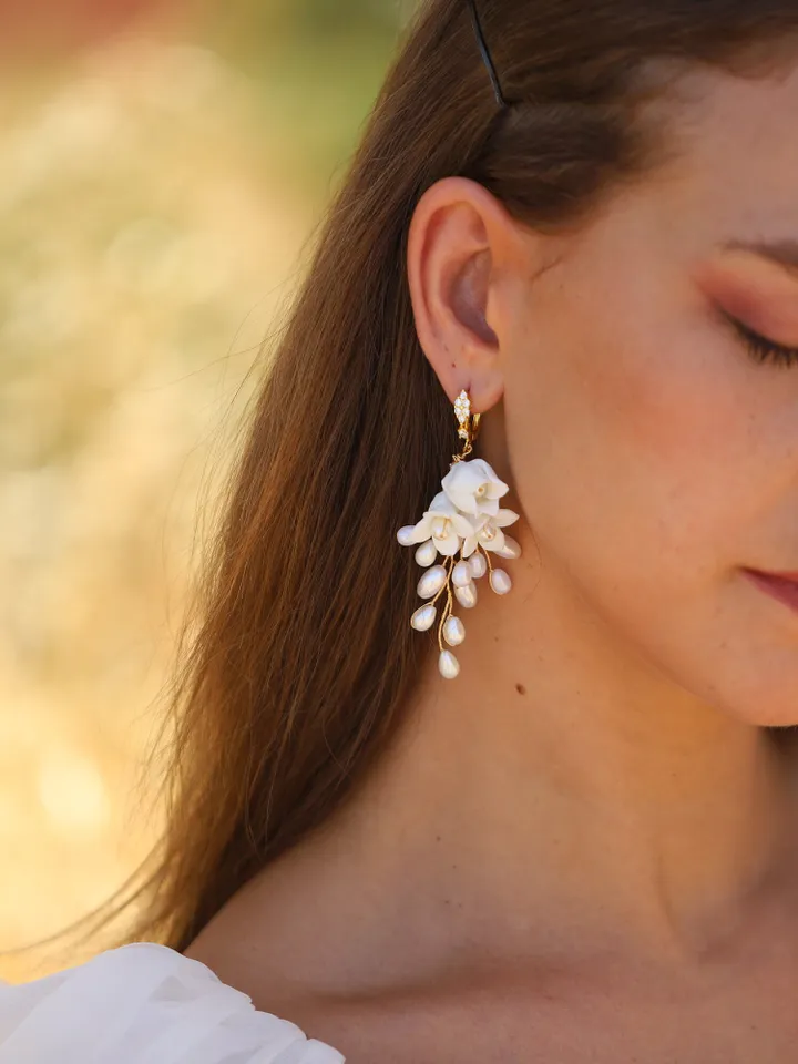 LORA // Boho Wedding Earrings, Freshwater Pearl Chandelier Bridal Earrings, Porcelain Flowers Wedding Jewelry Set, Floral Statement Earrings
