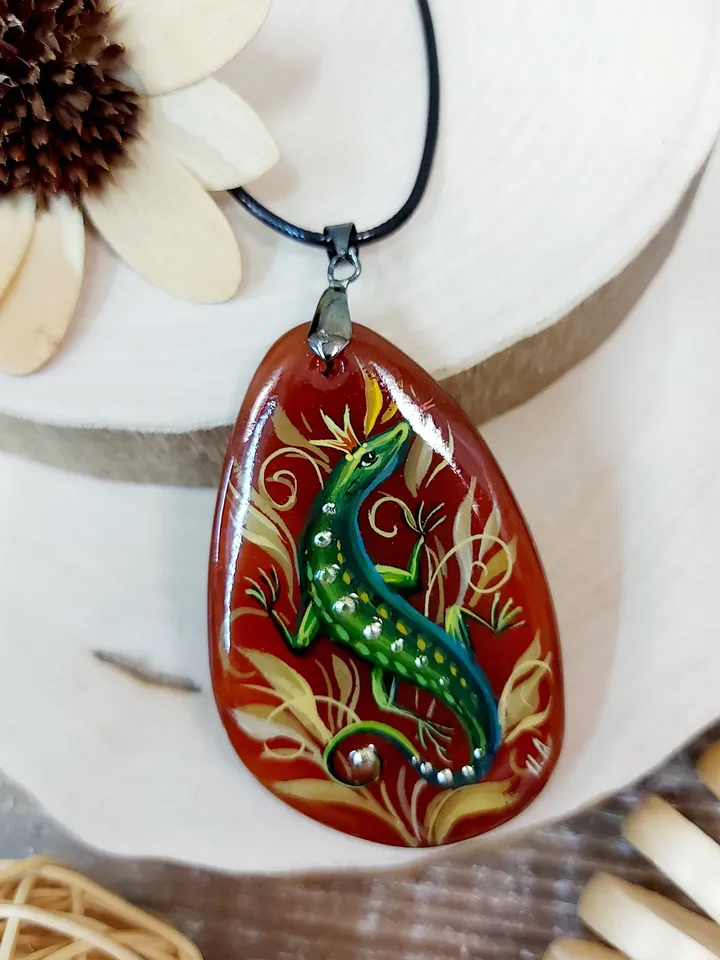 Pendant with a lizard Author's work Hand-painted on stone Russian school of painting Fedoskino Agate Magic of painting.