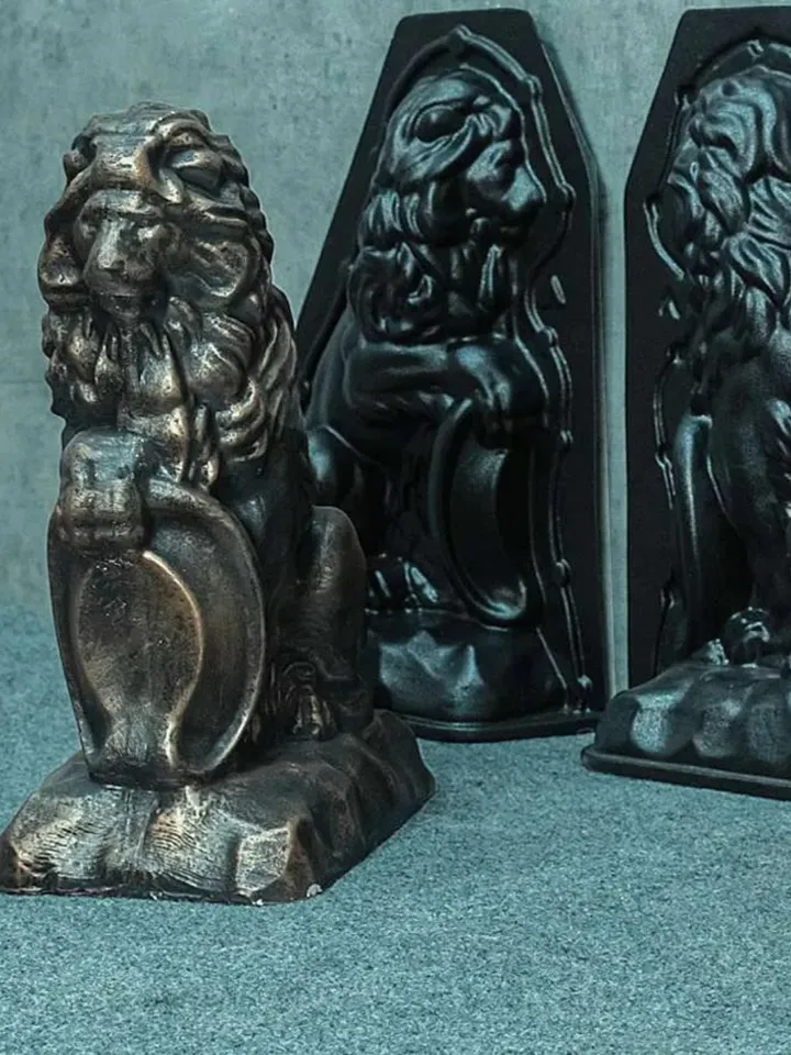 Plastic mold for concrete and gypsum "Lion the left side" DIY