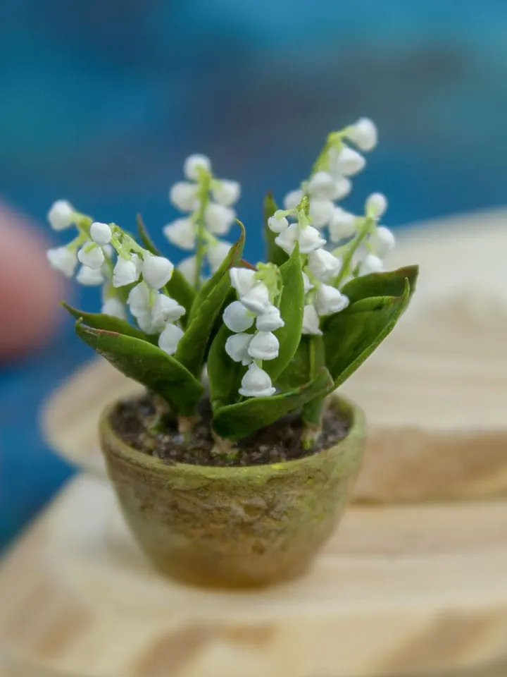 TUTORIAL Miniature lily of the valley with cold porcelain / air dry clay