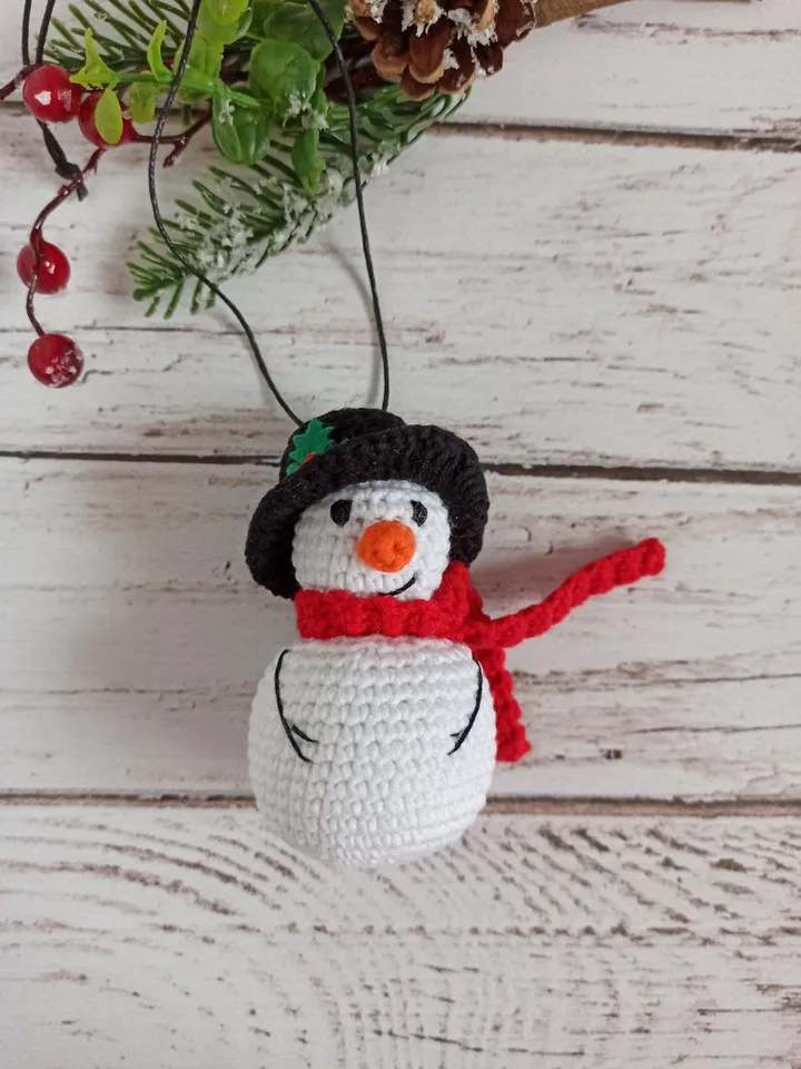 Crochet car hanging snowman, Christmas tree decoration, Christmas gift