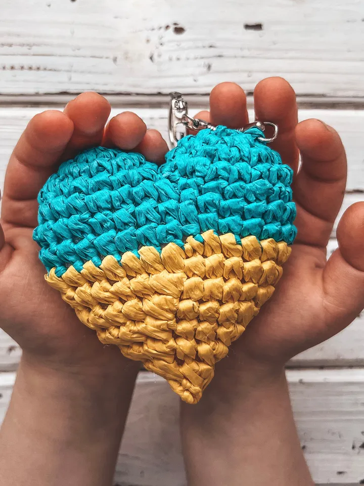 Ukrainian heart crochet pattern PDF, gift, keychain, ornament, digital instant download