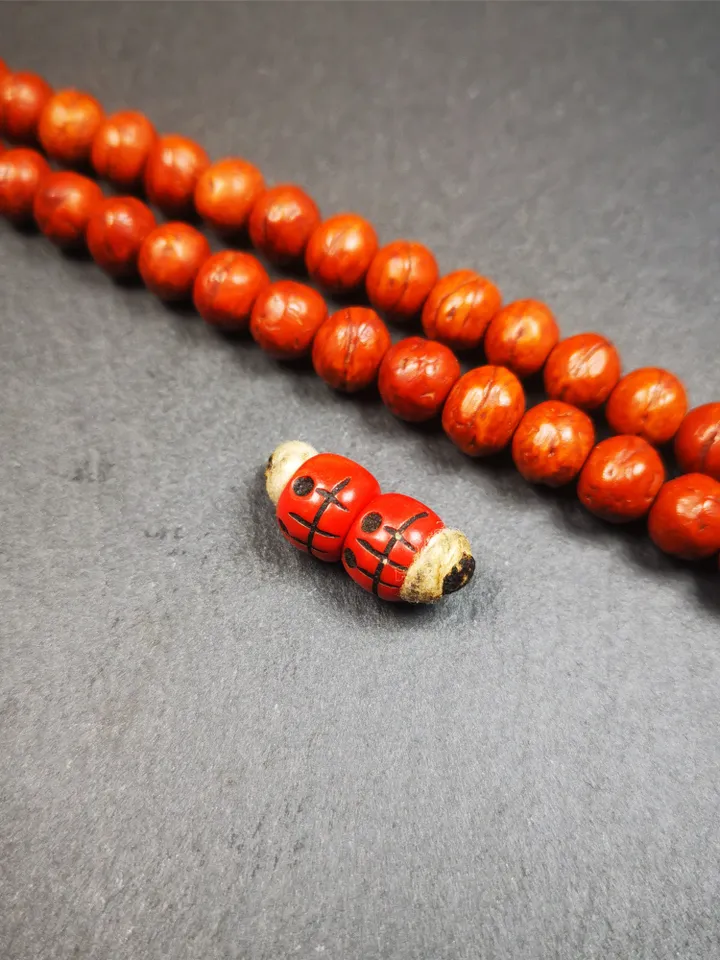 Gandhanra Old Plastic Skull Master Beads,Marker Beads for Mala Necklace,Prayer Beads Accessories,0.4&quot; × 0.3&quot;