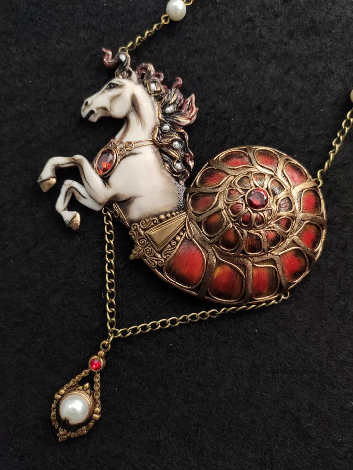 Red-White Hors Nautilus Jewelry necklace, pendant Nautilus