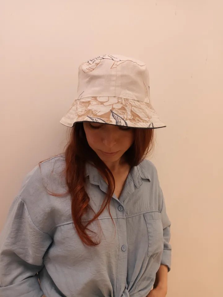 Stylish two-sided denim panama hat. It has a cotton lining
