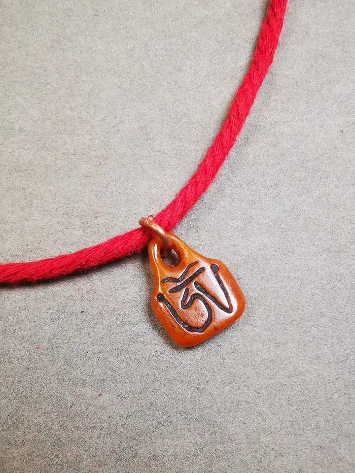 Gandhanra Tibetan Yak Bone Carved Tibetan Alphabet OM,Mala Pendant,Bead Counter Clip,Prayer Bead Accessories,