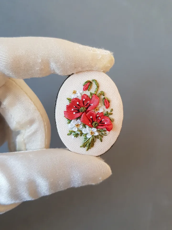 Hand embroidered brooch for her, embroidery jewelry, Mother day gift, ribbon embroidery,art.24