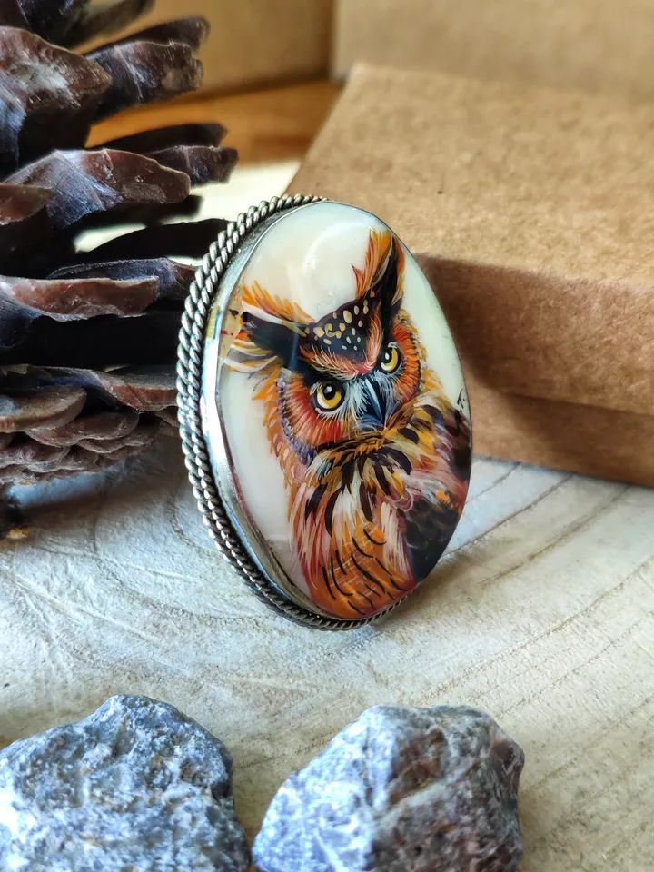 Brooches for women: Wisdom owl on pearl brooch • Gift for teacher • elegant bird brooch • handmade wizard jewelry • gorgeous pin for dress