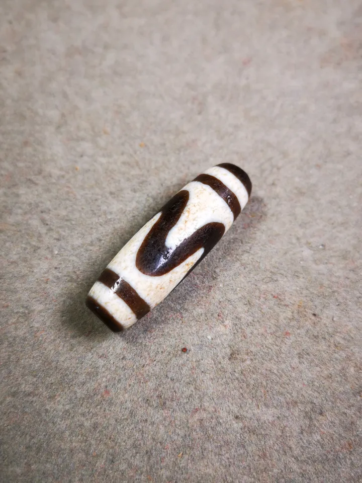 Gandhanra Acient Tibetan Tiger Tooth Tasso Dzi Bead(30 Years Old),Protective Amulet Bead