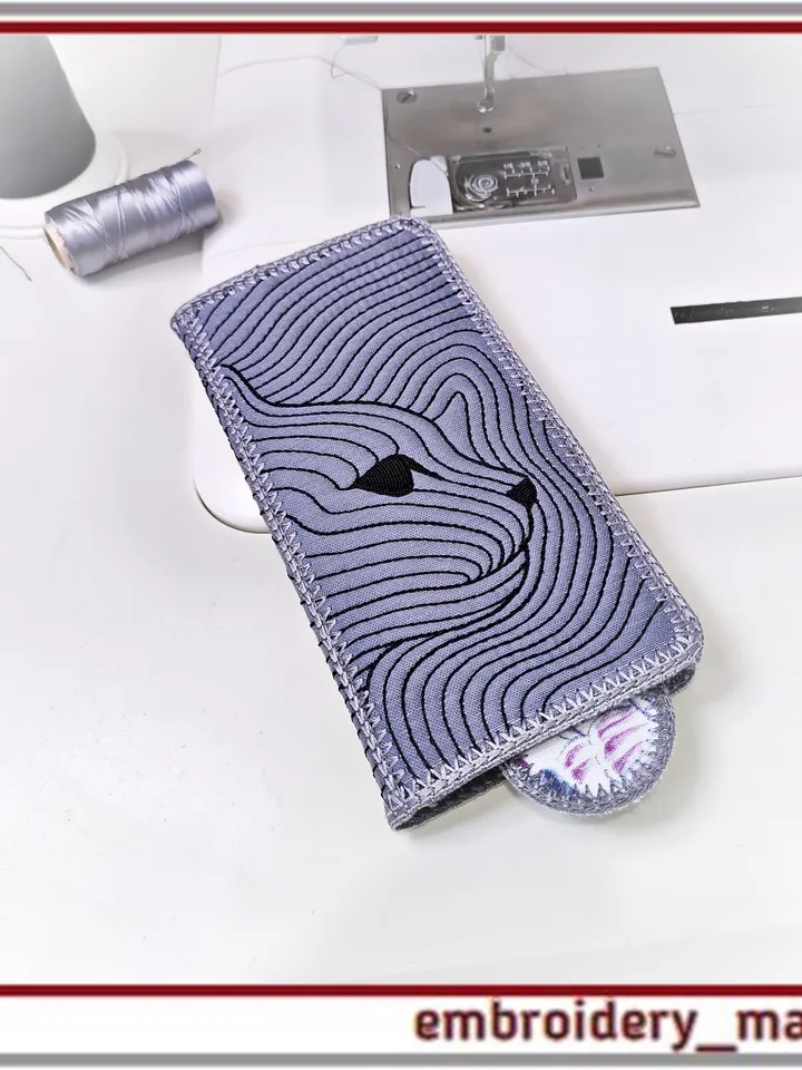 In the hoop embroidery design smartphone case & card slots Cat by Embroidery Manavi 05