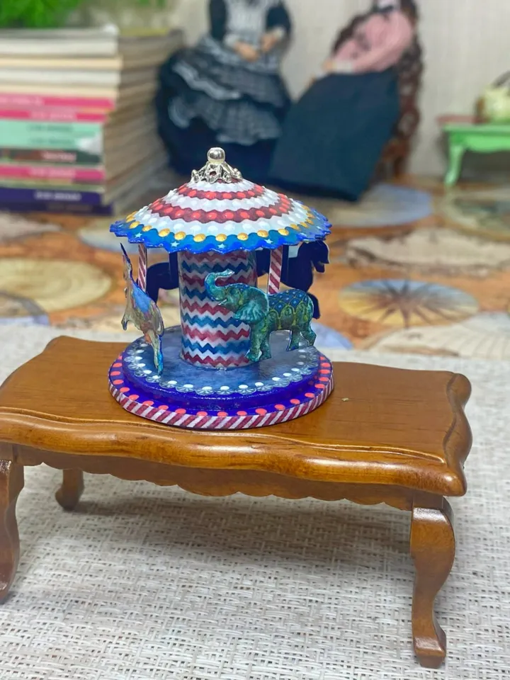 DIGITAL DOWNLOAD FOR PRINT. TUTORIAL.Video tutorial on creating a puppet carousel.1:12