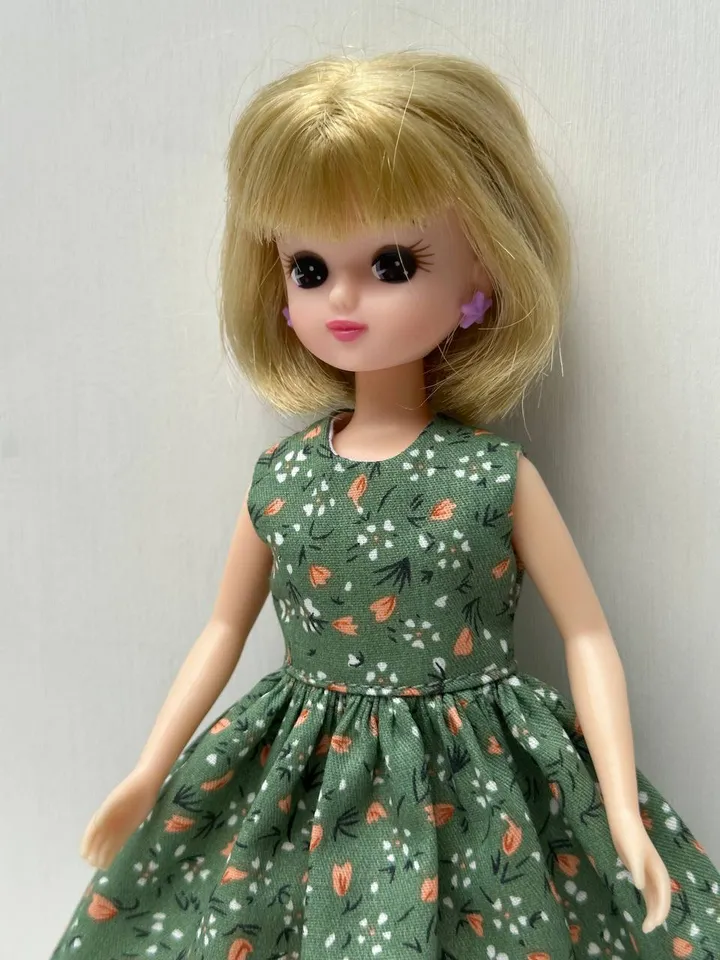 Tiny Charmer dress pattern for Licca and Blythe dolls.