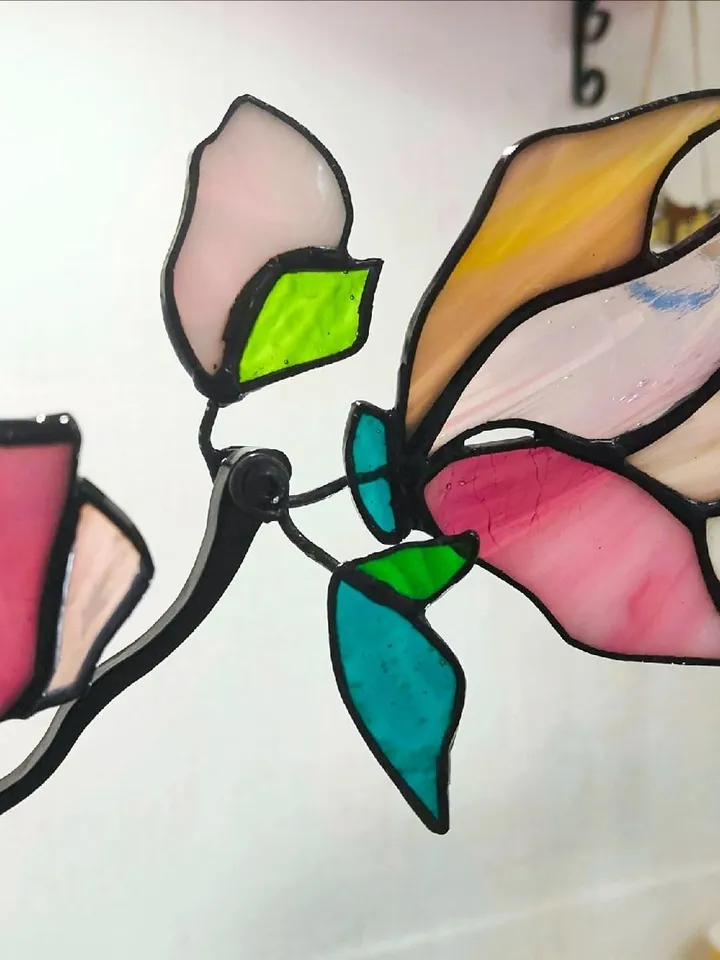 Magnolia Twig. Tiffany-Style Stained Glass, Tiffany Stained Glass Magnolia Branch, Delicate Magnolia in Tiffany Technique, Magnolia Bloom Branch in Tiffany-Style Glass, Handcrafted Magnolia Twig – Tiffany Stained Glass