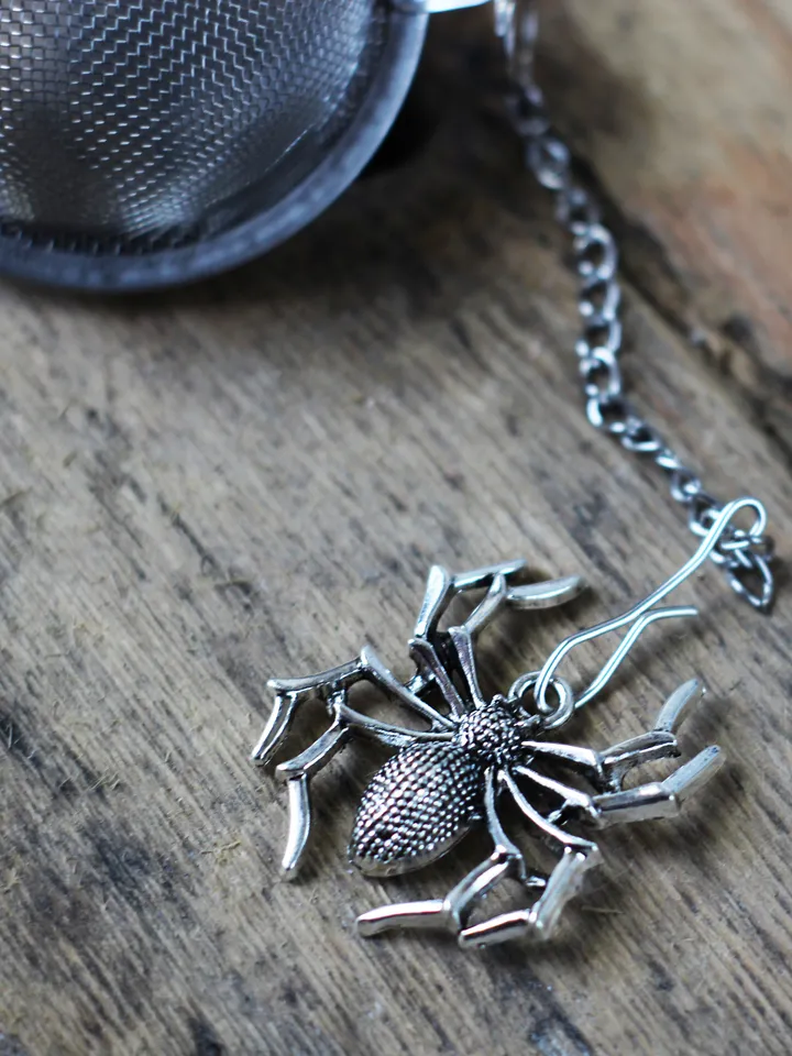 Spider tea strainer for herbal tea, Tea infuser with spider charm, Tea Steeper insect pendant, Loose leaf tea gift