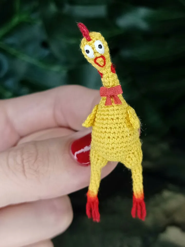 English PDF crochet pattern Chicken Co-Co. Crochet miniature pattern. Crazy chicken toy pattern. DIY funny toy.