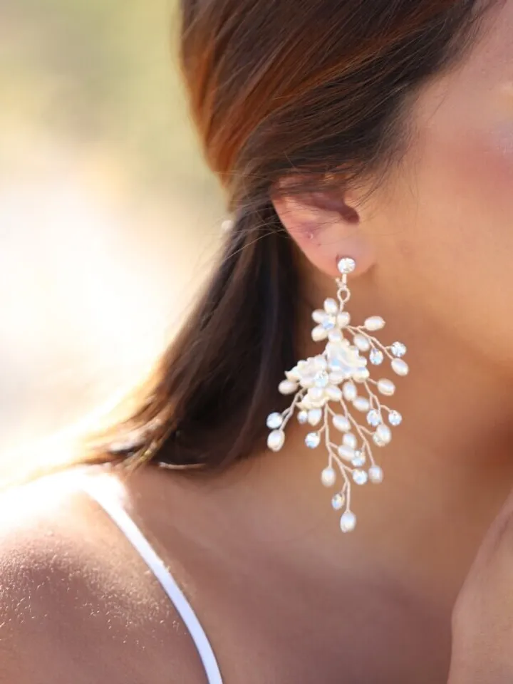 Boho Wedding Earrings For Brides, Pearl Boho Bridal Earrings, Silver Statement Wedding Jewelry, Leaf Chandelier Earrings, Bridal Jewelry