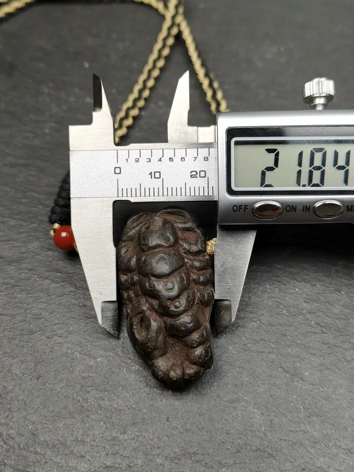 Gandhanra Handmade Tibetan Tsa Tsa Mold Amulet, Scorpion Guru of Padmasambhava,1.6 inchs