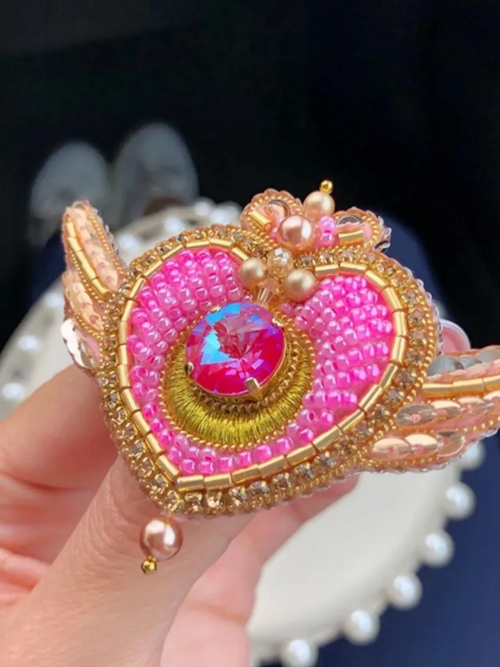Sailor moon brooch/handmade brooch/handmade jewelry/anime/sailormoon/gift for her