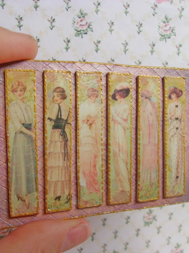 Dollhouse accessories. A set of miniature items.1:12 scale.