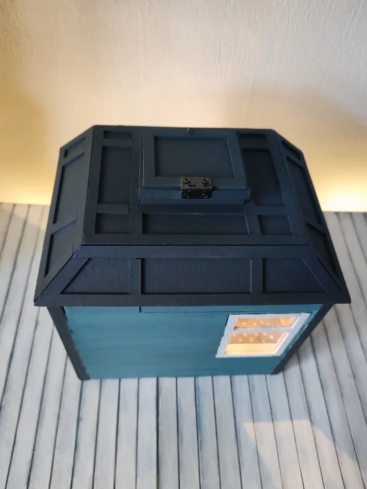 Miniature Roombox for Dolls Little Collector's Dollhouse 1/18 scale