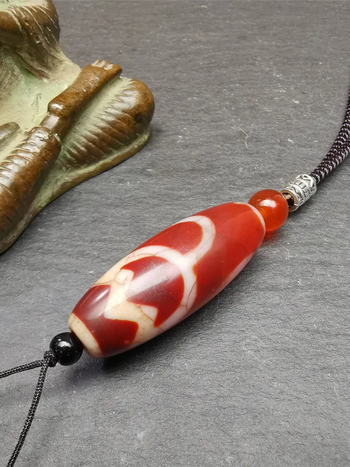 Gandhanra Unique Tibetan Fire Agate Lotus Dzi Bead Necklace,1.57" × 0.75"
