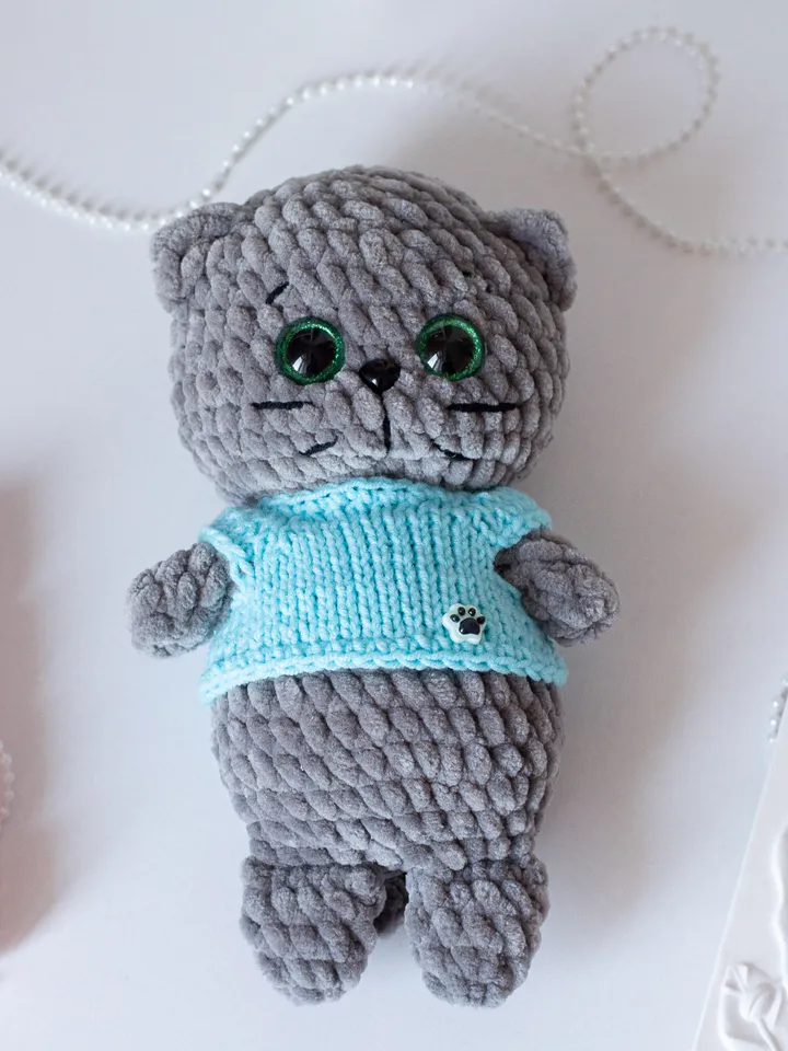 Soft toy Basik crochet cats made of plush yarn 17cm