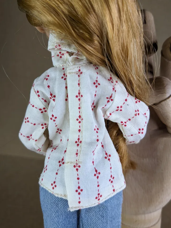 White shirt for 10.5-inch female dolls (MH, EAH)